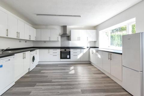 undefined, Holt Way, Hampshire RG27