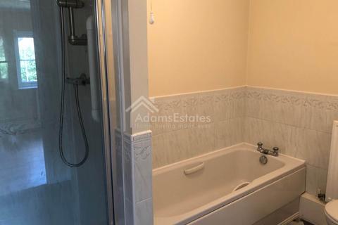 2 bedroom flat to rent, Wormalds View, Dewsbury