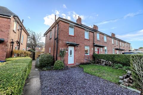 3 bedroom end of terrace house for sale - Holystone Crescent, High Heaton, Newcastle upon Tyne