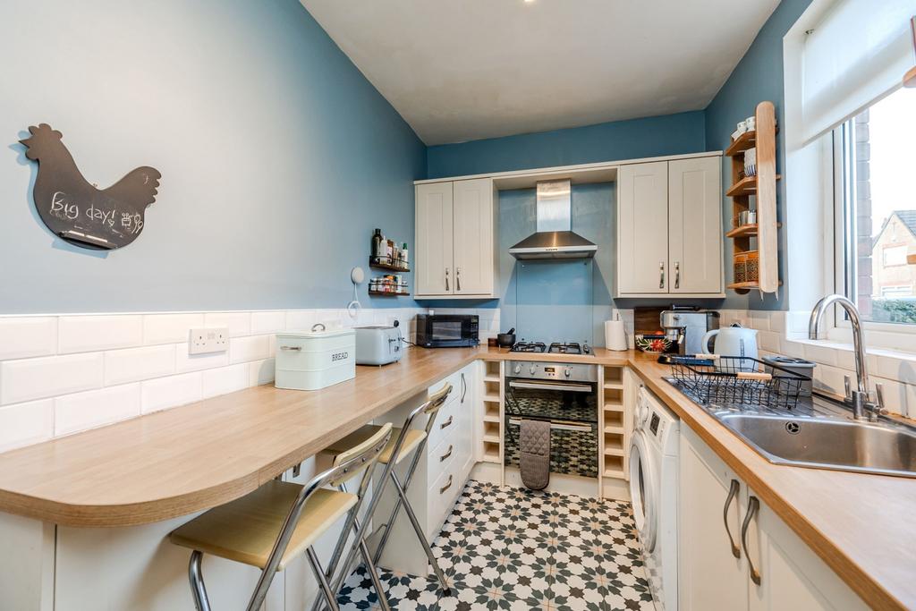 115 Holystone Crescent--High Heaton--Newcastleupon Tyn