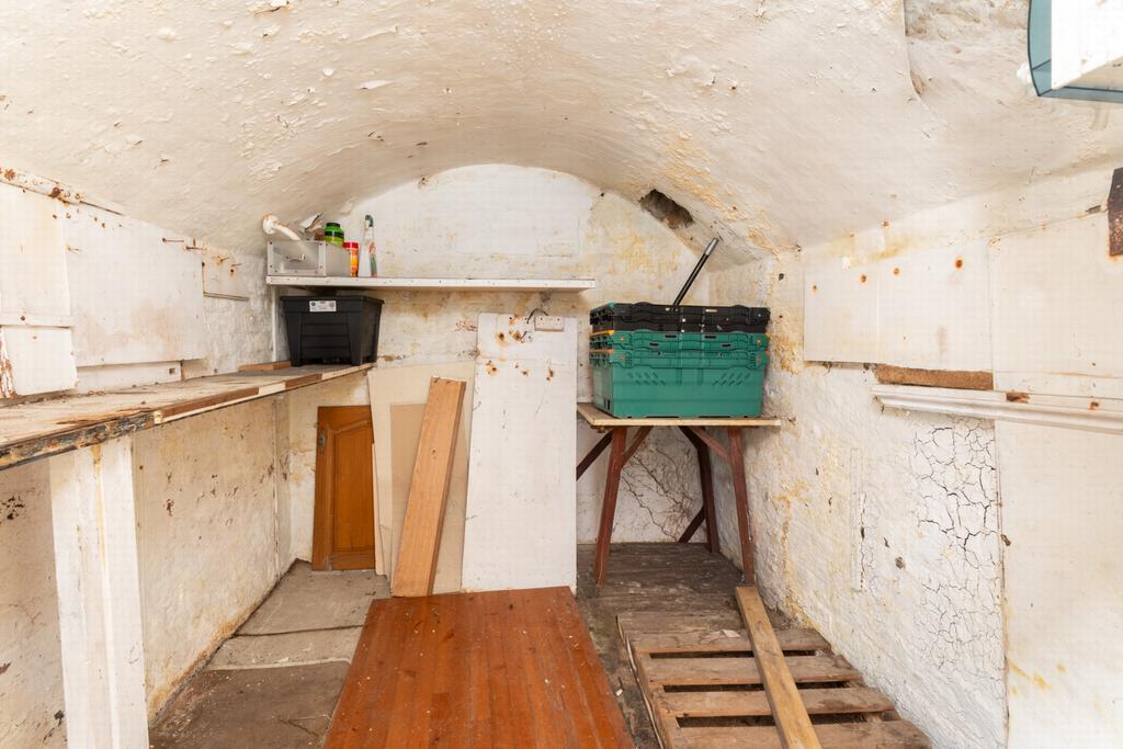 Cellar/store