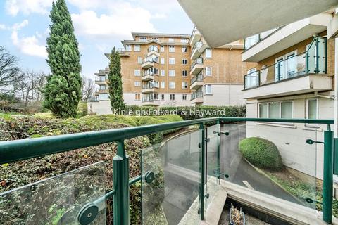 2 bedroom flat to rent, Strand Drive, Richmond, TW9