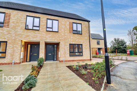 3 bedroom semi-detached house for sale, Chapelgate Mews, Basildon