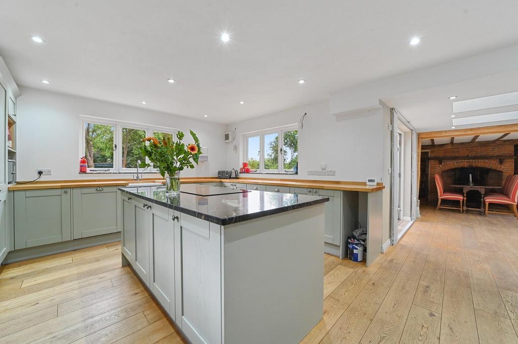 Kitchen/Breakfast Room