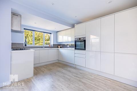 2 bedroom detached bungalow for sale, Poole BH15