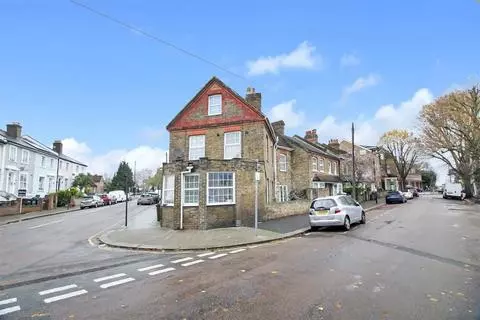 undefined, Clifton Road, Isleworth, Middlesex, London, TW7 4HL