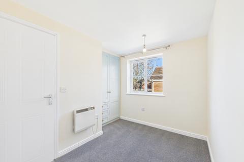 2 bedroom flat to rent, Bishops Castle Way, Tredworth, Gloucester, GL1