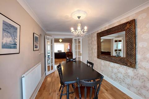 3 bedroom semi-detached house to rent, Milton Road, Cambridge, CB4