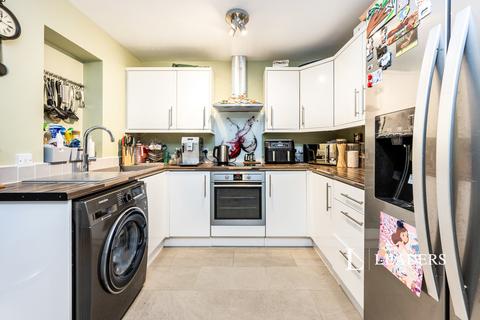 undefined, Pettingrew Close, Walnut Tree, Milton Keynes, MK7