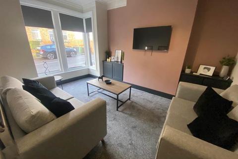 undefined, Warrels Place (Room 4), Leeds LS13