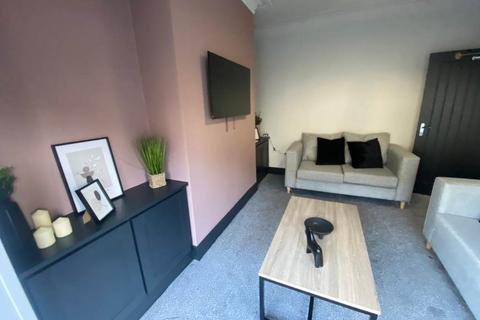 undefined, Warrels Place (Room 4), Leeds LS13