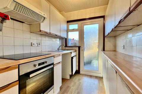 3 bedroom semi-detached house for sale, Durham Avenue, Heston TW5