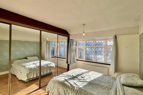 3 bedroom semi-detached house for sale, Durham Avenue, Heston TW5