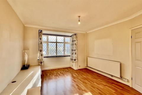 3 bedroom semi-detached house for sale, Durham Avenue, Heston TW5
