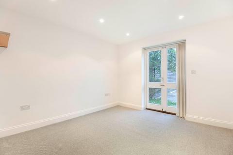 undefined, Brocket Court, Hoddesdon EN11
