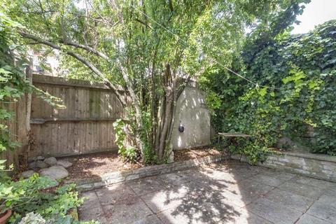 1 bedroom flat to rent, Rowallan Road, Fulham SW6