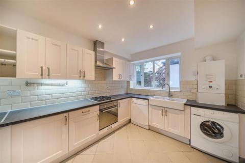 3 bedroom maisonette to rent, Mount Park Road, Harrow HA1