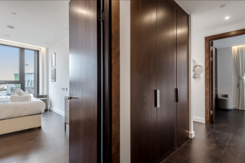 2 bedroom apartment to rent, Charles Clowes Walk, London SW11