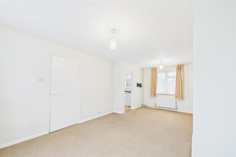 2 bedroom semi-detached house to rent, Critchfield Road, Bosham