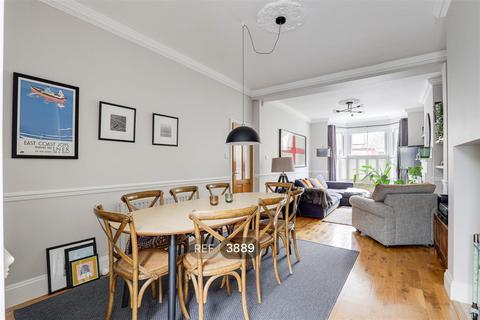 3 bedroom property to rent, Nottingham NG2