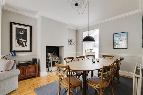 3 bedroom property to rent, Nottingham NG2