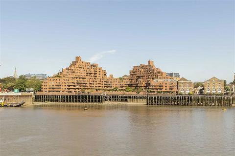 undefined, The Highway, London E1W