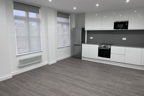 Studio to rent, Camden High Street, Camden Town NW1