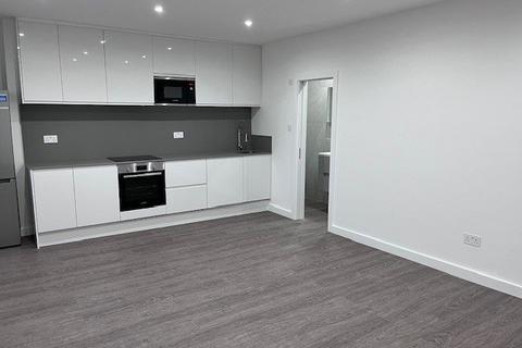 Studio to rent, Camden High Street, Camden Town NW1