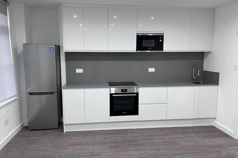 Studio to rent, Camden High Street, Camden Town NW1