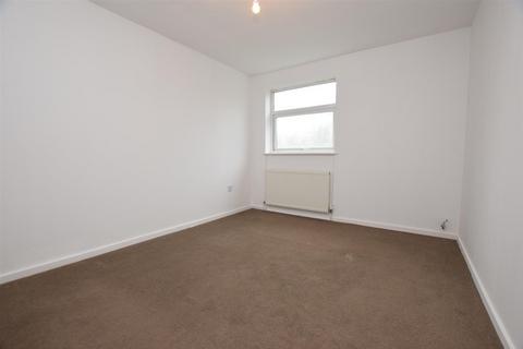 3 bedroom terraced house to rent, Sinclair Close, Sinfin, Derby, Derbyshire, DE24 9NE