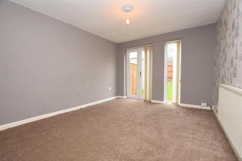3 bedroom terraced house to rent, Sinclair Close, Sinfin, Derby, Derbyshire, DE24 9NE