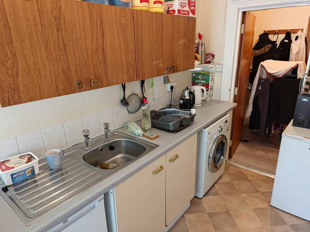 Kitchen (2)