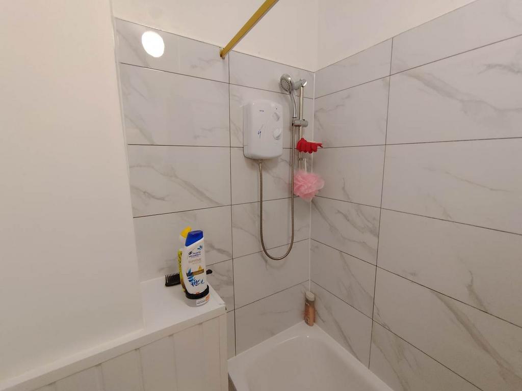 Bathroom (3)