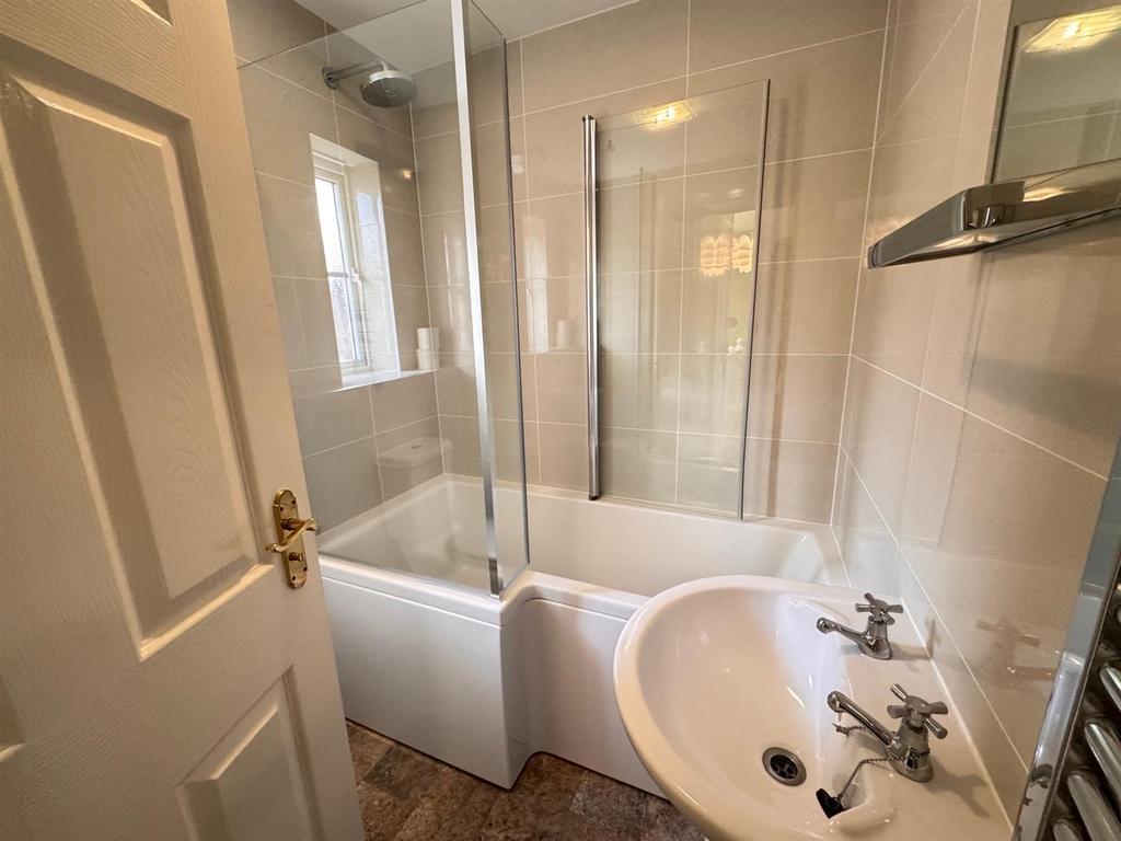 Main Bathroom