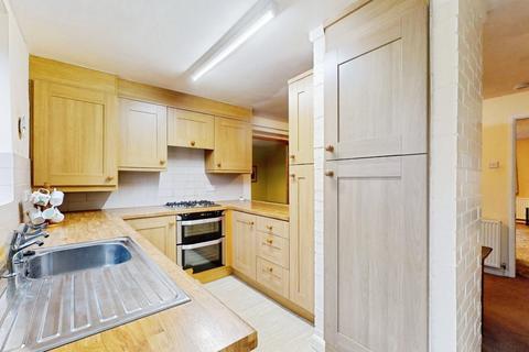 2 bedroom end of terrace house for sale, Cambridge Drive, Otley, LS21