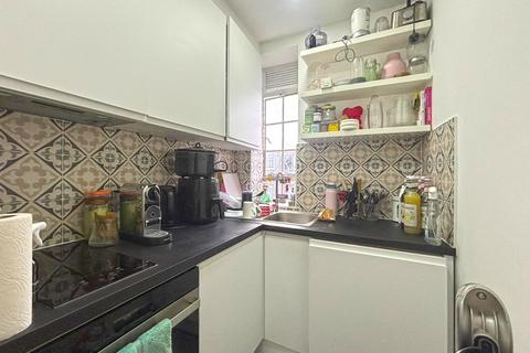 1 bedroom flat to rent, Chelsea Cloisters, Sloane Avenue, London, SW3