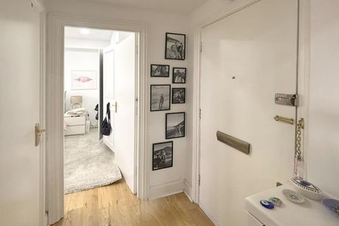 1 bedroom flat to rent, Chelsea Cloisters, Sloane Avenue, London, SW3