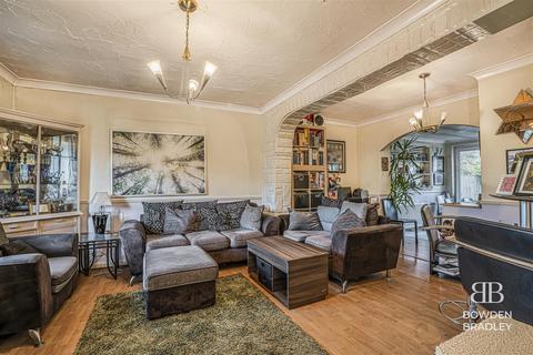 undefined, Colvin Gardens, Fairlop
