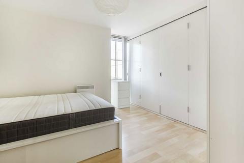 2 bedroom flat to rent, Great West Road, London W6