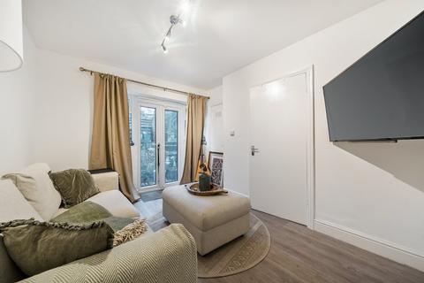 2 bedroom maisonette for sale, Spenser Road, London, SE24