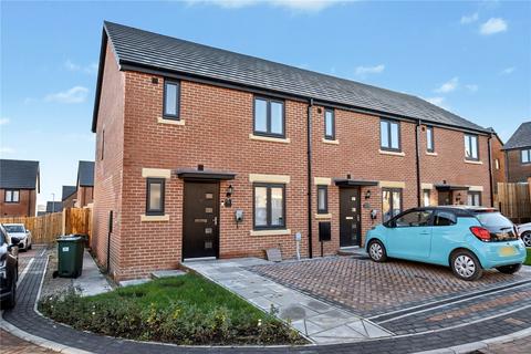 3 bedroom end of terrace house for sale, Cuthbert Court, Churwell, Morley, Leeds