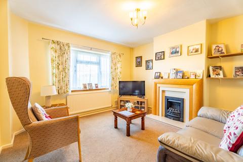 2 bedroom bungalow for sale, Lawn Avenue, Hitchin SG4