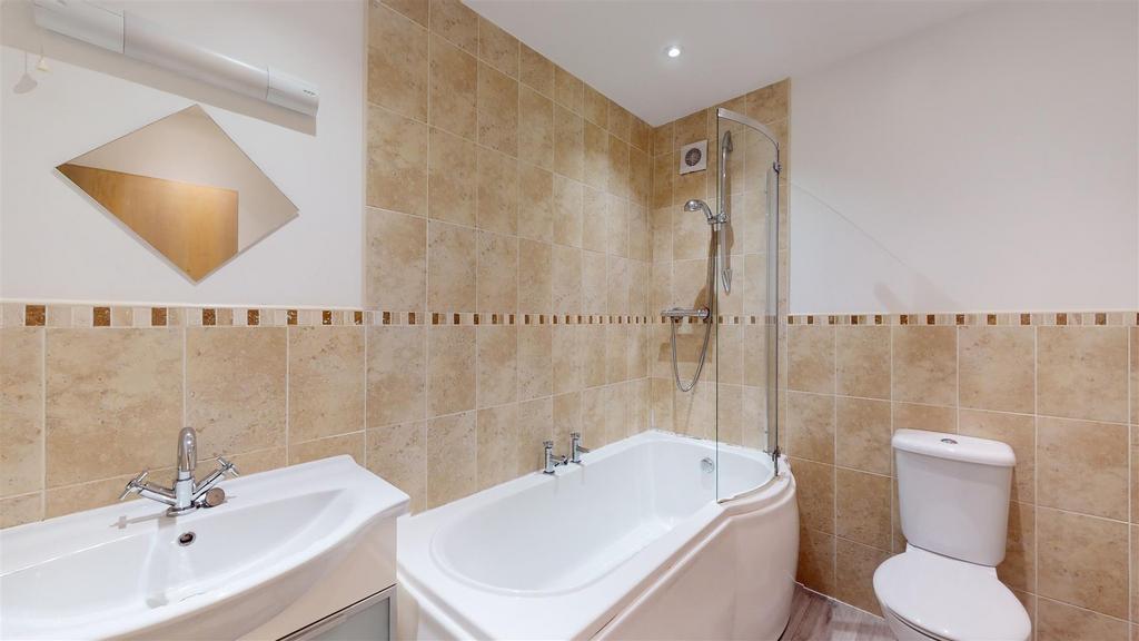 Claremont Chambers 7a, Apartment 4 Bathroom.jpg
