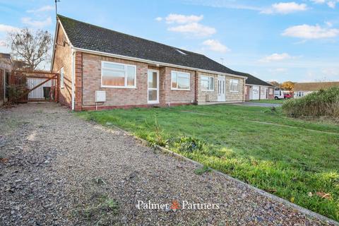 3 bedroom bungalow to rent, Romney Close, Brightlingsea, Essex, CO7