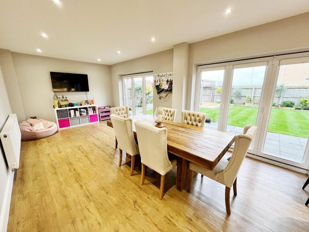 Kitchen/Diner/Family Room