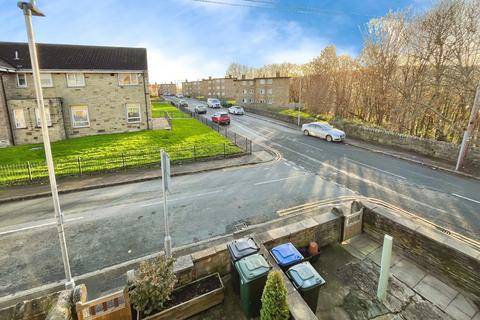 2 bedroom terraced house to rent, Fairbank, West Yorkshire BD18