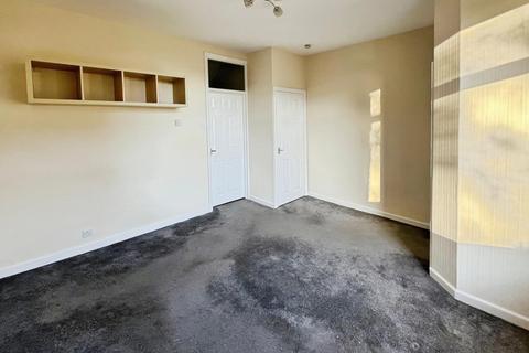 2 bedroom terraced house to rent, Fairbank, West Yorkshire BD18