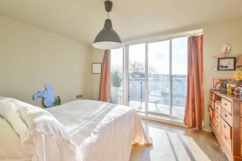 3 bedroom penthouse for sale, Owen Street, Angel, London, EC1V