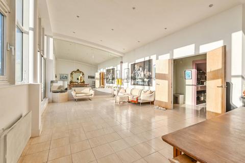 3 bedroom penthouse for sale, Owen Street, Angel, London, EC1V