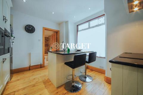 3 bedroom end of terrace house to rent, Clarence Road, Enfield EN3